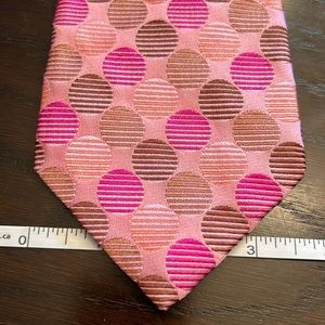 Barney’s Pink Geometrical Circles Silk Tie